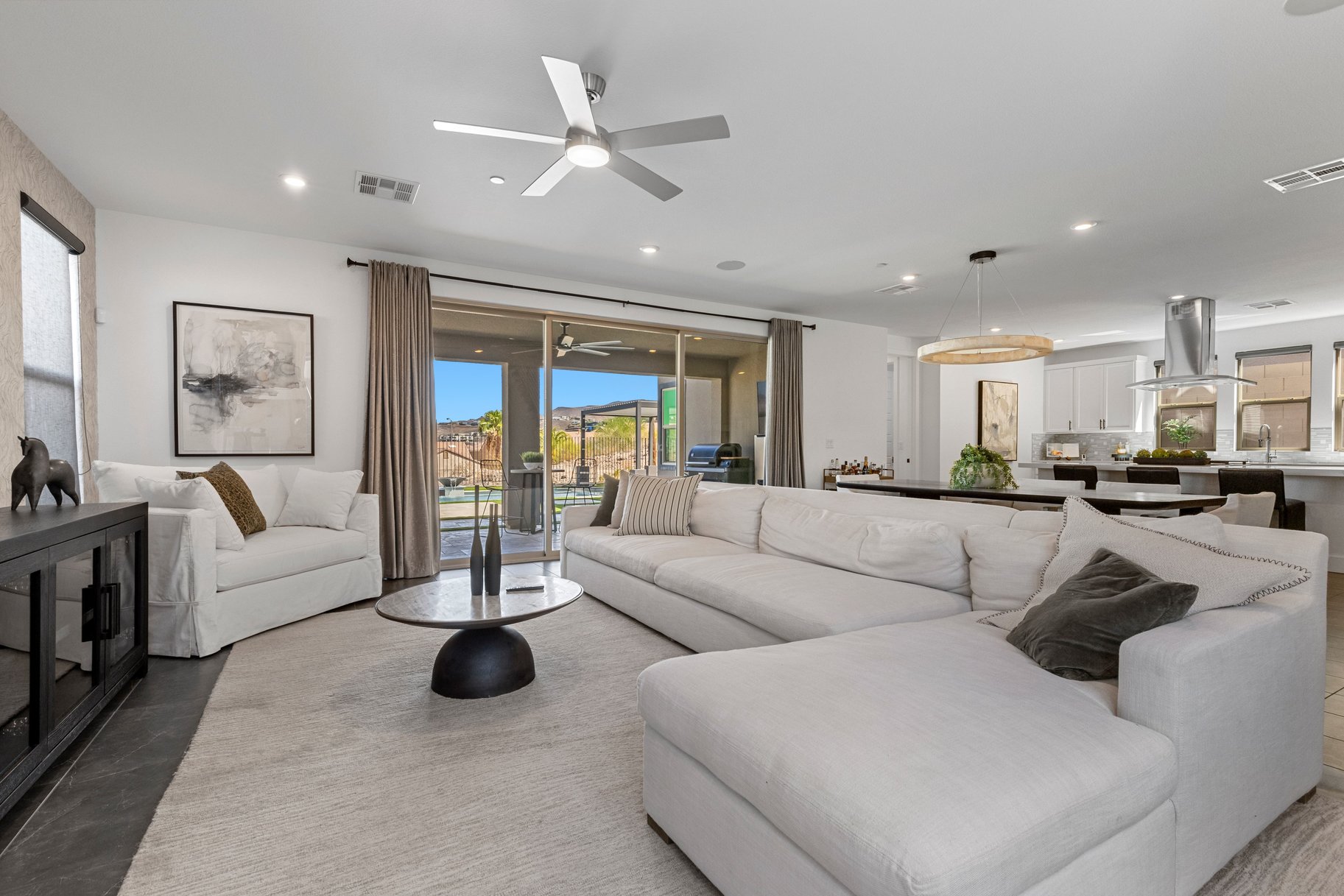  Mountainside Henderson Retreat with Strip Views & Resort-Style Backyard - 物件實景