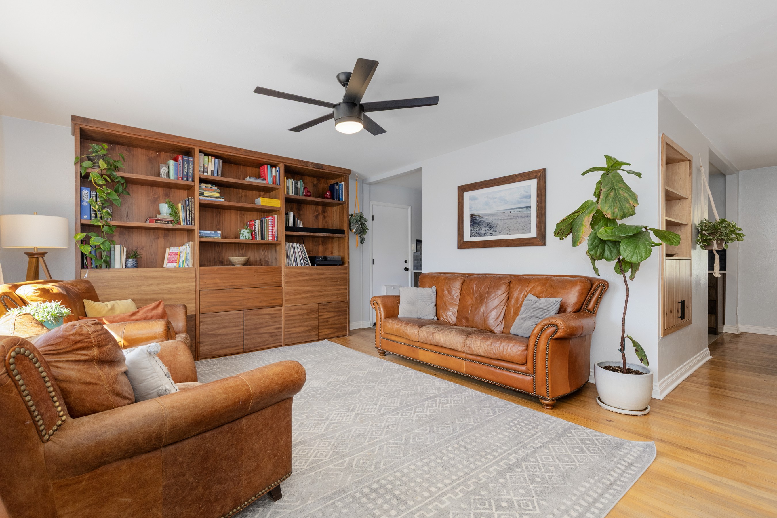  Stylish Ranch Living with Detached ADU - 物件實景