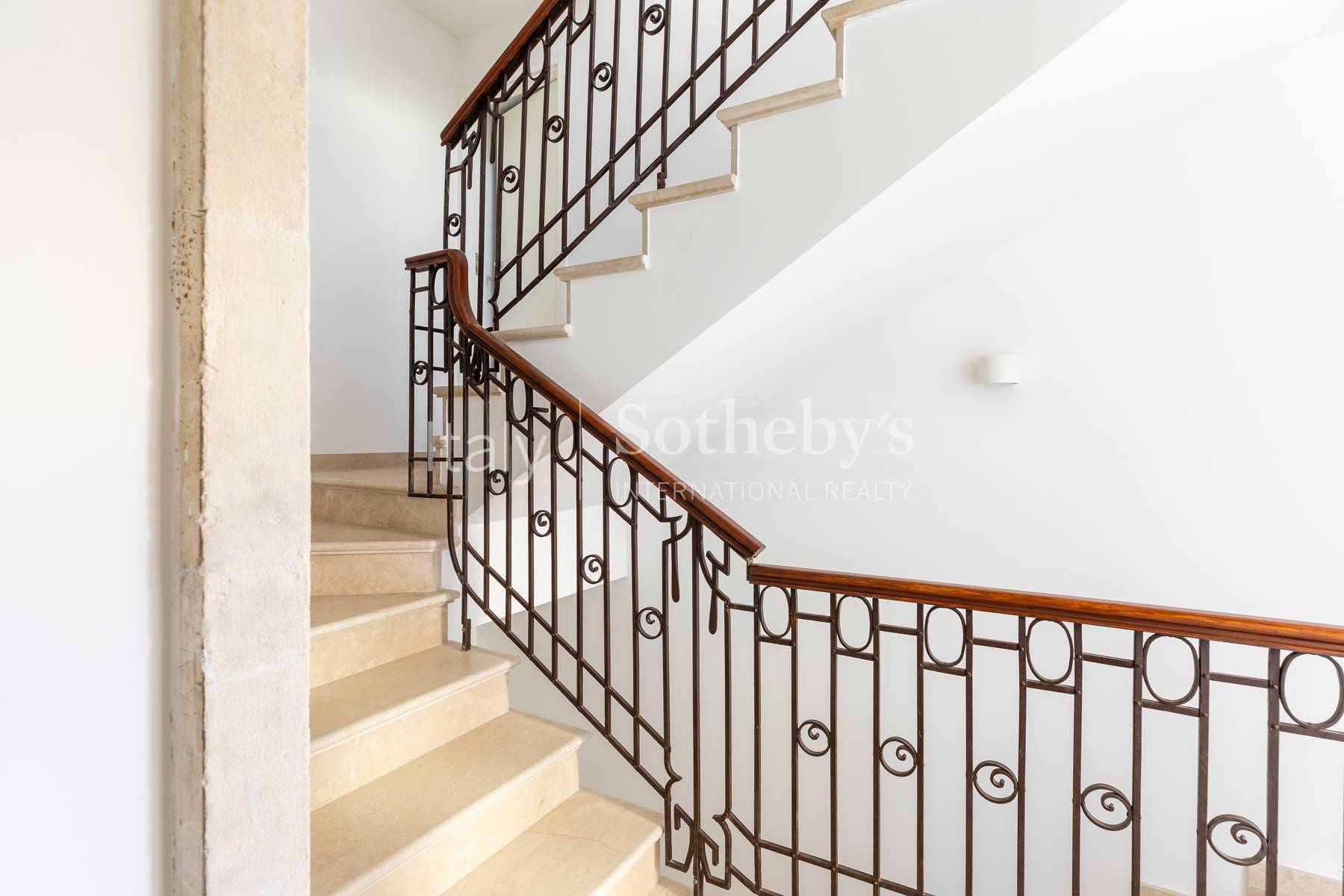  A renovated building with terraces in the historic centre - 物件實景