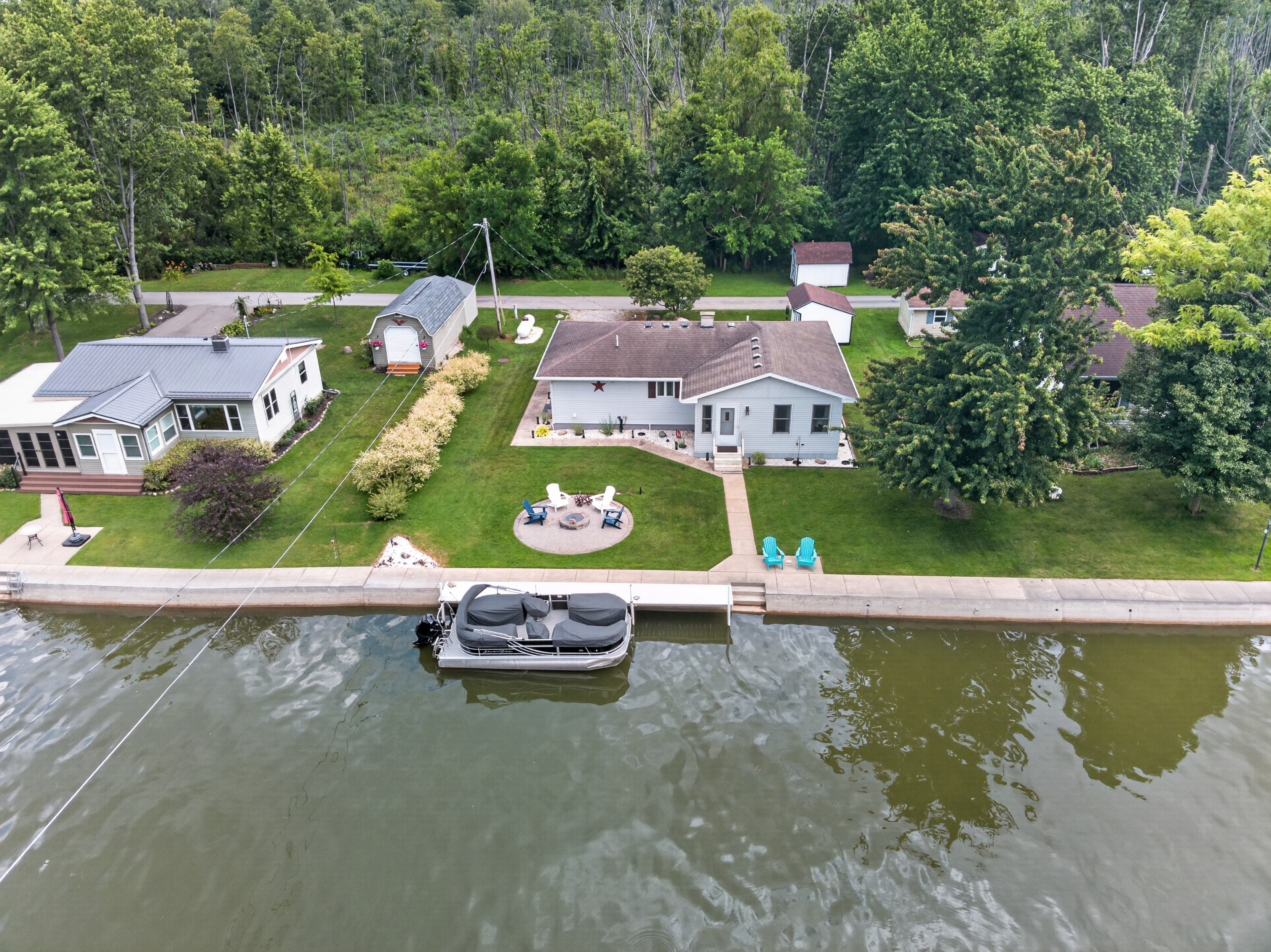  Beautifully Updated Waldron Lake Cottage - 物件實景