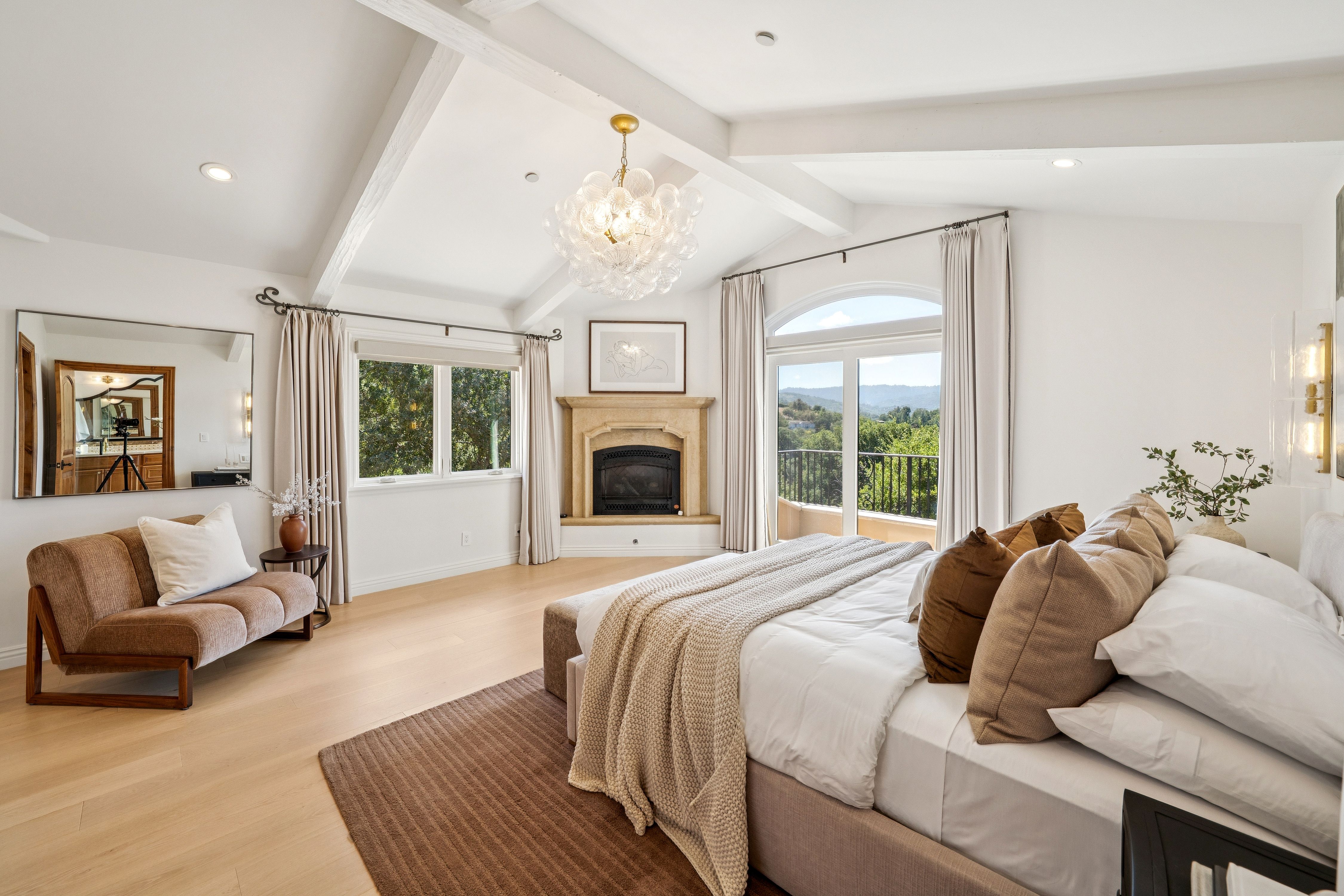  Private Mediterranean Estate with Breathtaking Views - 物件實景