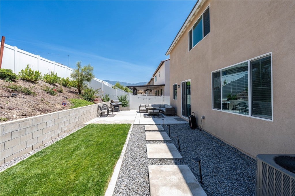 Rialto, California, 92377, United States, 4 Bedrooms Bedrooms, ,3 BathroomsBathrooms,Residential,For Sale,1982735