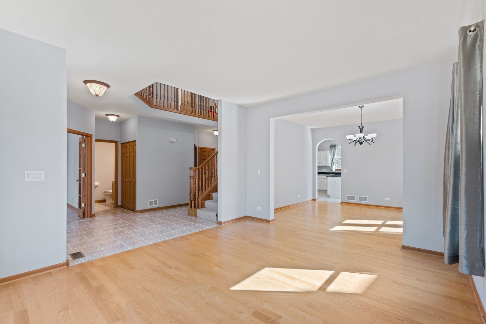 Sugar Grove, Illinois, 60554, United States, 5 Bedrooms Bedrooms, ,4 BathroomsBathrooms,Residential,For Sale,1949761