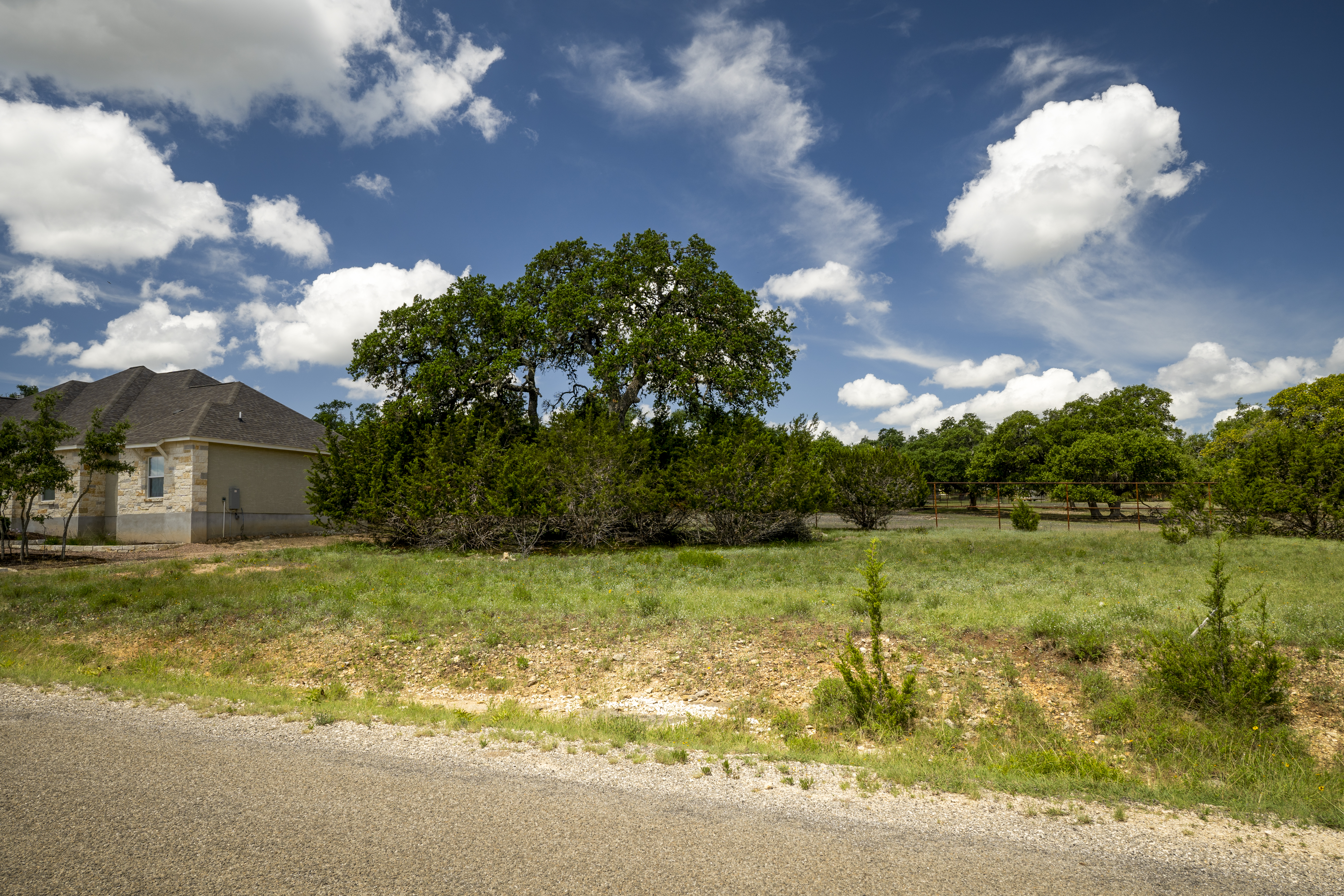  126 Frank Jones, Blanco, TX 78606 - 物件實景