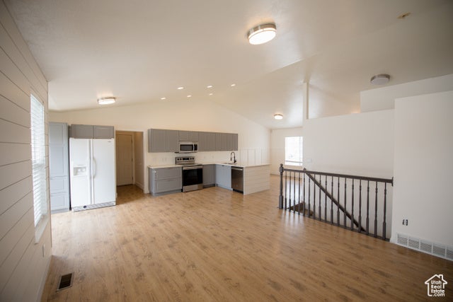 Provo, Utah, 84601, United States, 5 Bedrooms Bedrooms, ,3 BathroomsBathrooms,Residential,For Sale,1975017