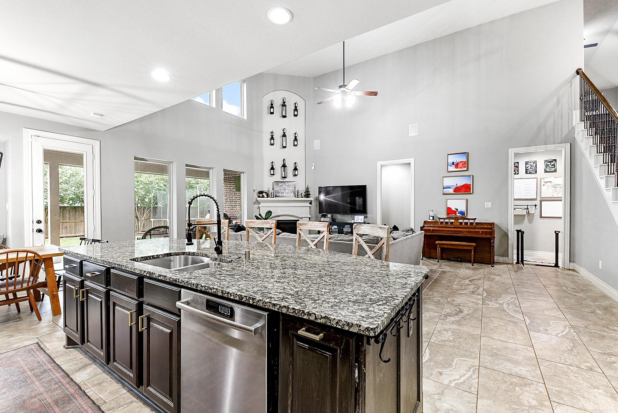 Katy, Texas, 77494, United States, 5 Bedrooms Bedrooms, ,5 BathroomsBathrooms,Residential,For Sale,2048040