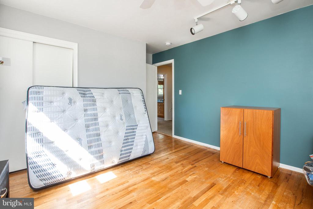 Hightstown, New Jersey, 08520, United States, 5 Bedrooms Bedrooms, ,4 BathroomsBathrooms,Residential,For Sale,1928581
