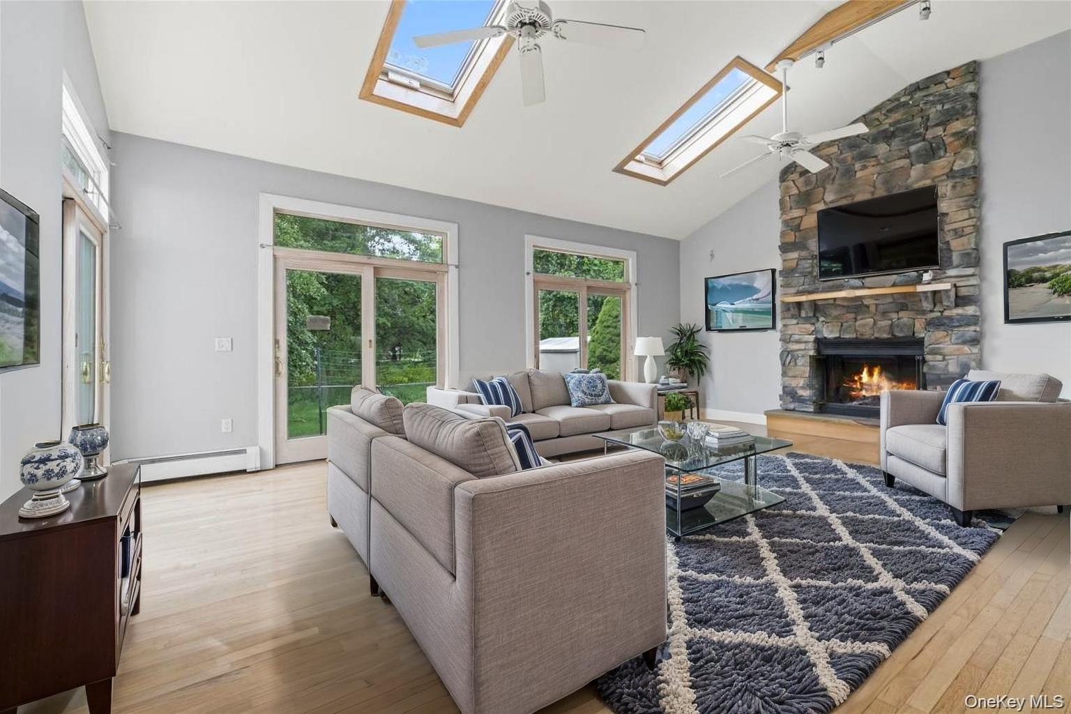 East Patchogue, New York, 11772, United States, 3 Bedrooms Bedrooms, ,2 BathroomsBathrooms,Residential,For Sale,1902442