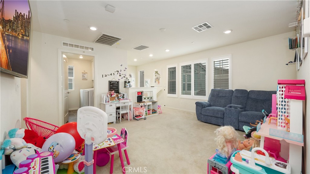 Fontana, California, 92336, United States, 3 Bedrooms Bedrooms, ,3 BathroomsBathrooms,Residential,For Sale,1975846