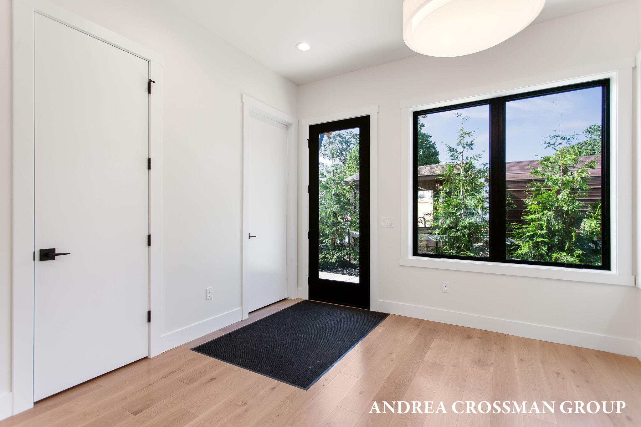 South Haven, Michigan, 49090, United States, 3 Bedrooms Bedrooms, ,3 BathroomsBathrooms,Residential,For Sale,1987512