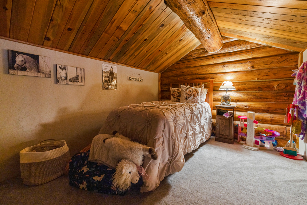 CHILOQUIN, Oregon, 97624, United States, 3 Bedrooms Bedrooms, ,3 BathroomsBathrooms,Residential,For Sale,1974697