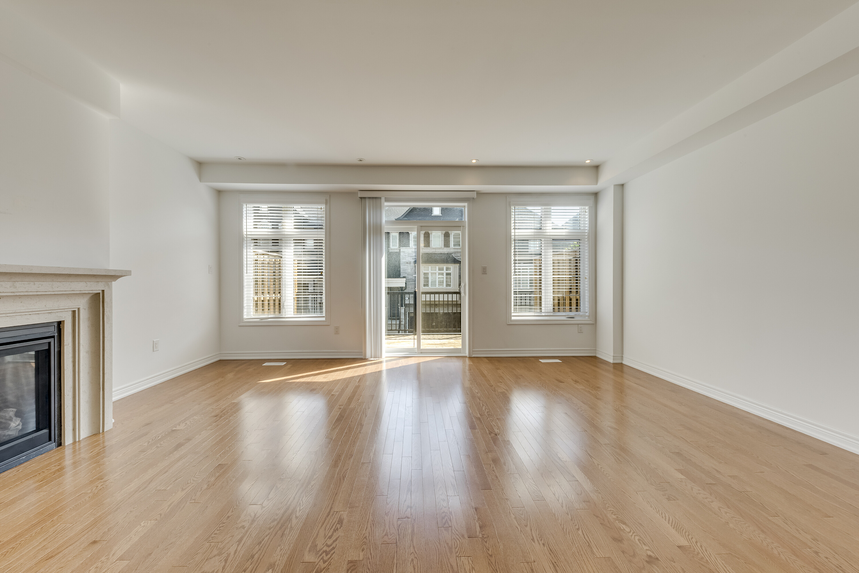  Modern 3-Storey Townhome - 物件實景