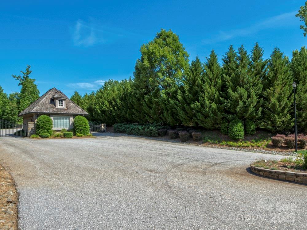 Tryon, North Carolina, 28782, United States, 4 Bedrooms Bedrooms, ,3 BathroomsBathrooms,Residential,For Sale,1890231