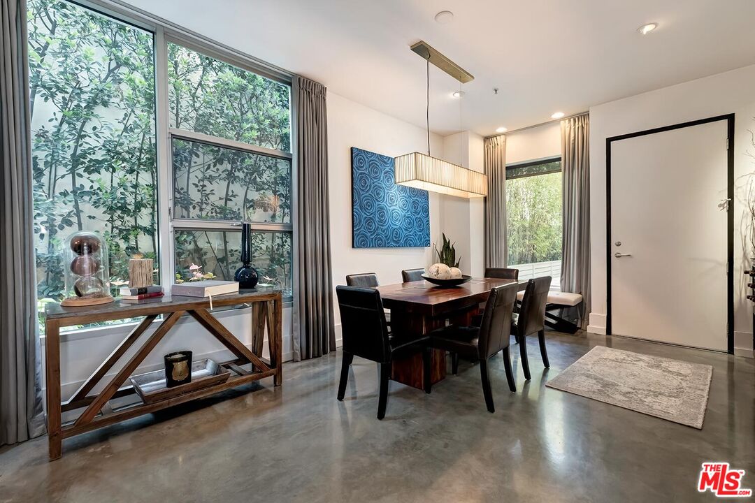 West Hollywood, California, 90069, United States, 2 Bedrooms Bedrooms, ,2 BathroomsBathrooms,Residential,For Sale,1760061