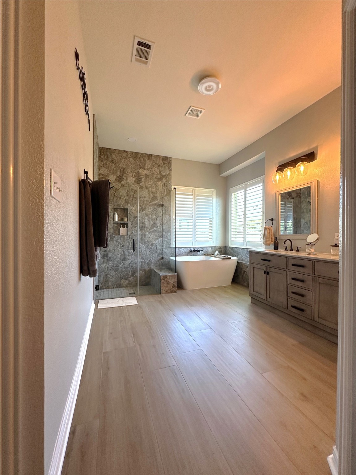 Rockwall, Texas, 75032, United States, 3 Bedrooms Bedrooms, ,3 BathroomsBathrooms,Residential,For Sale,1895593