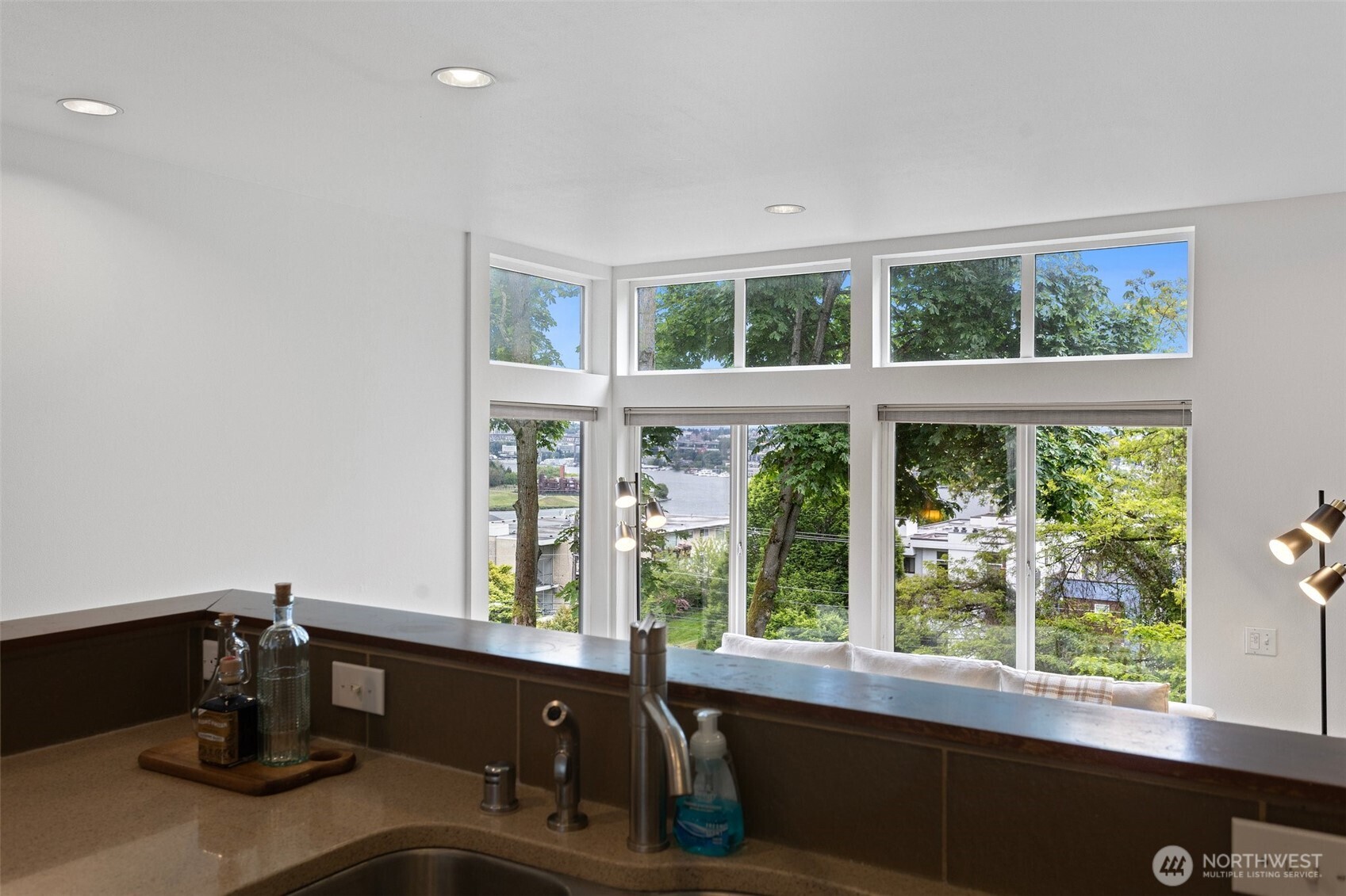 Seattle, Washington, 98109, United States, 3 Bedrooms Bedrooms, ,4 BathroomsBathrooms,Residential,For Sale,1976835