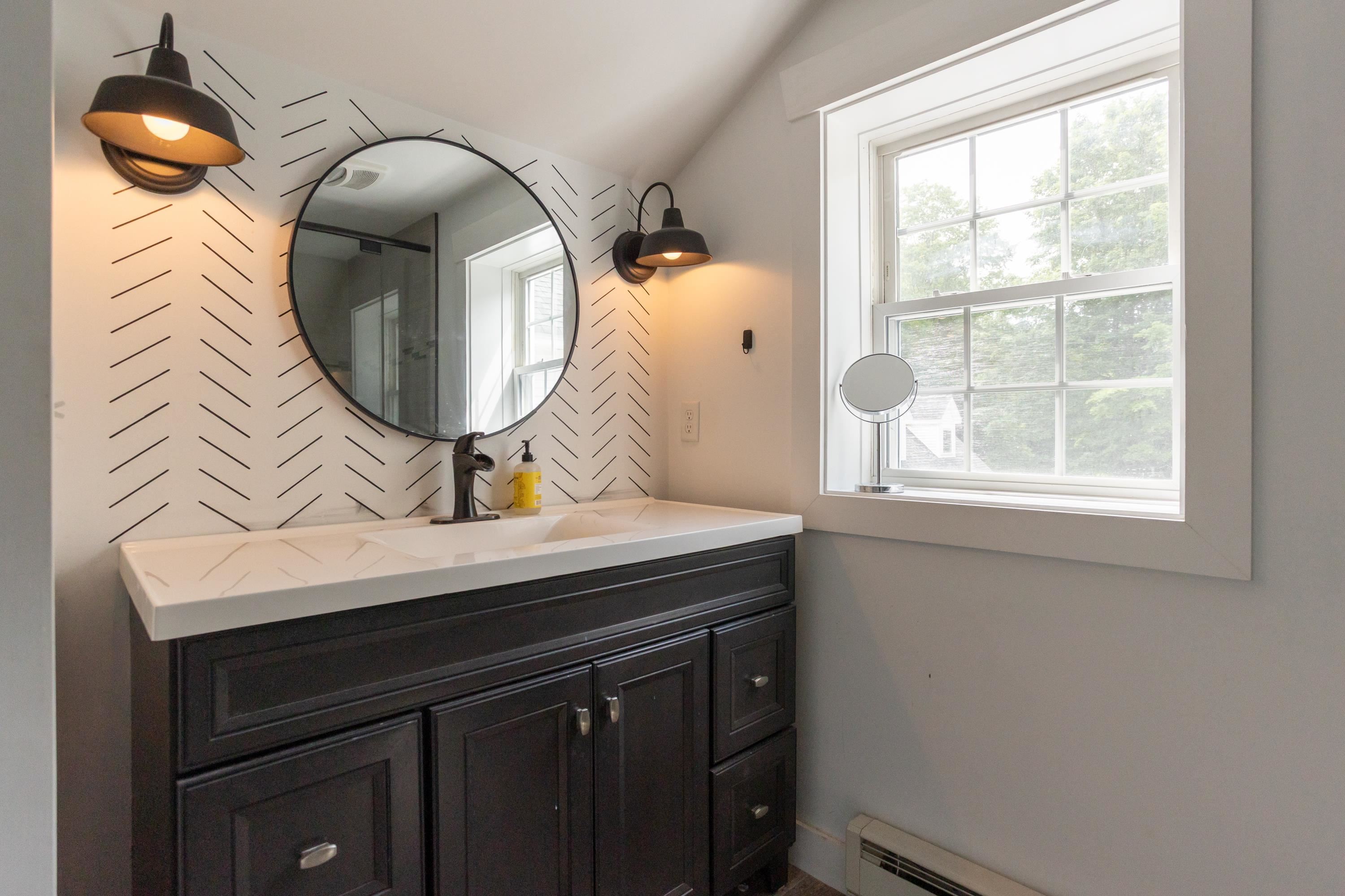 Hollis, New Hampshire, 03049, United States, 4 Bedrooms Bedrooms, ,4 BathroomsBathrooms,Residential,For Sale,1895545
