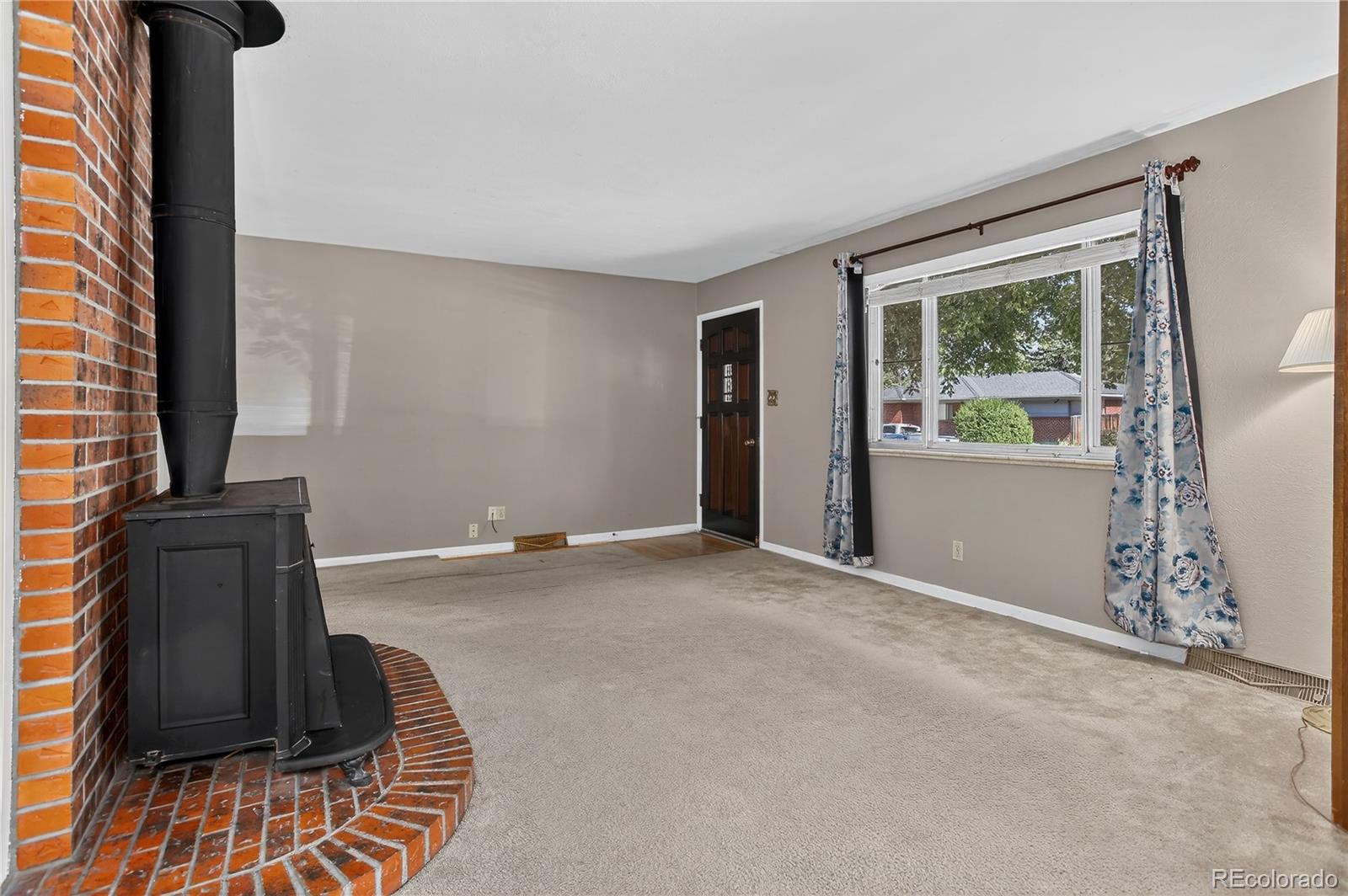 Arvada, Colorado, 80004, United States, 3 Bedrooms Bedrooms, ,1 BathroomBathrooms,Residential,For Sale,1960914