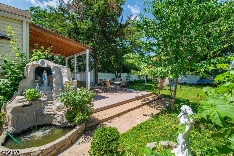 Pompton Lakes Boro, New Jersey, 07442, United States, 3 Bedrooms Bedrooms, ,3 BathroomsBathrooms,Residential,For Sale,1875678
