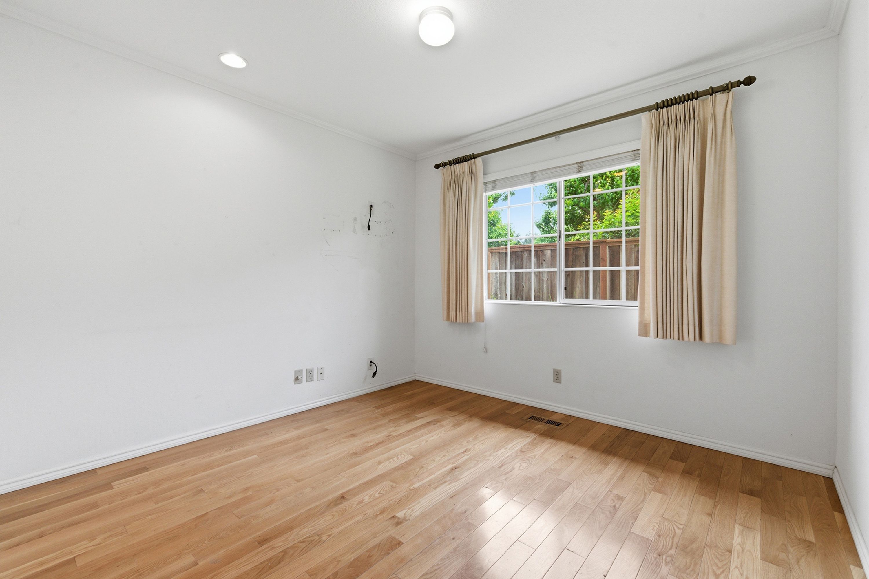  Charm and Opportunity in Browns Valley - 物件實景