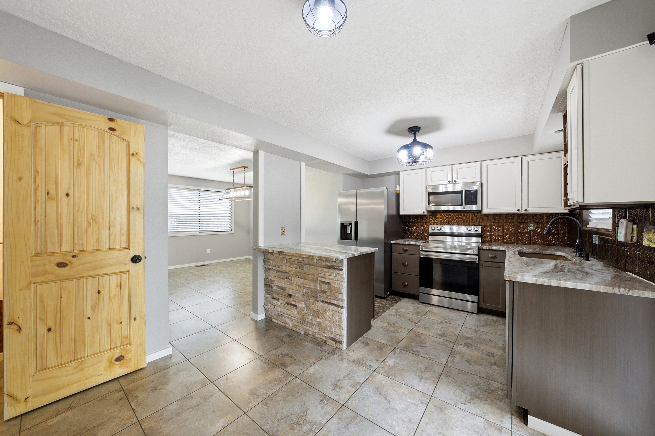  Updated and move in ready - 物件實景