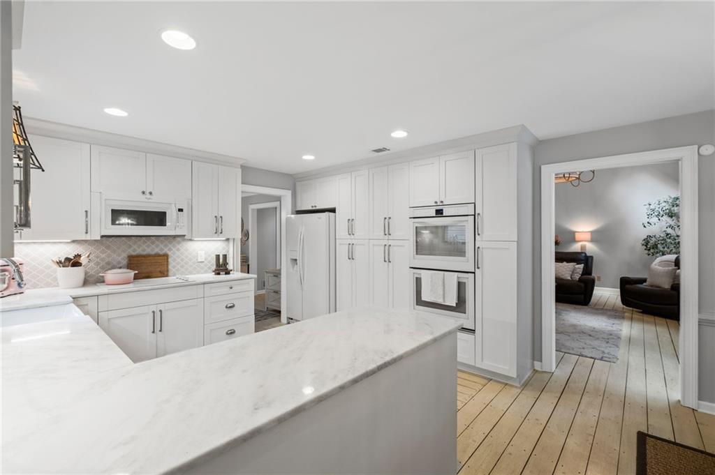 Suwanee, Georgia, 30024, United States, 4 Bedrooms Bedrooms, ,4 BathroomsBathrooms,Residential,For Sale,1983881