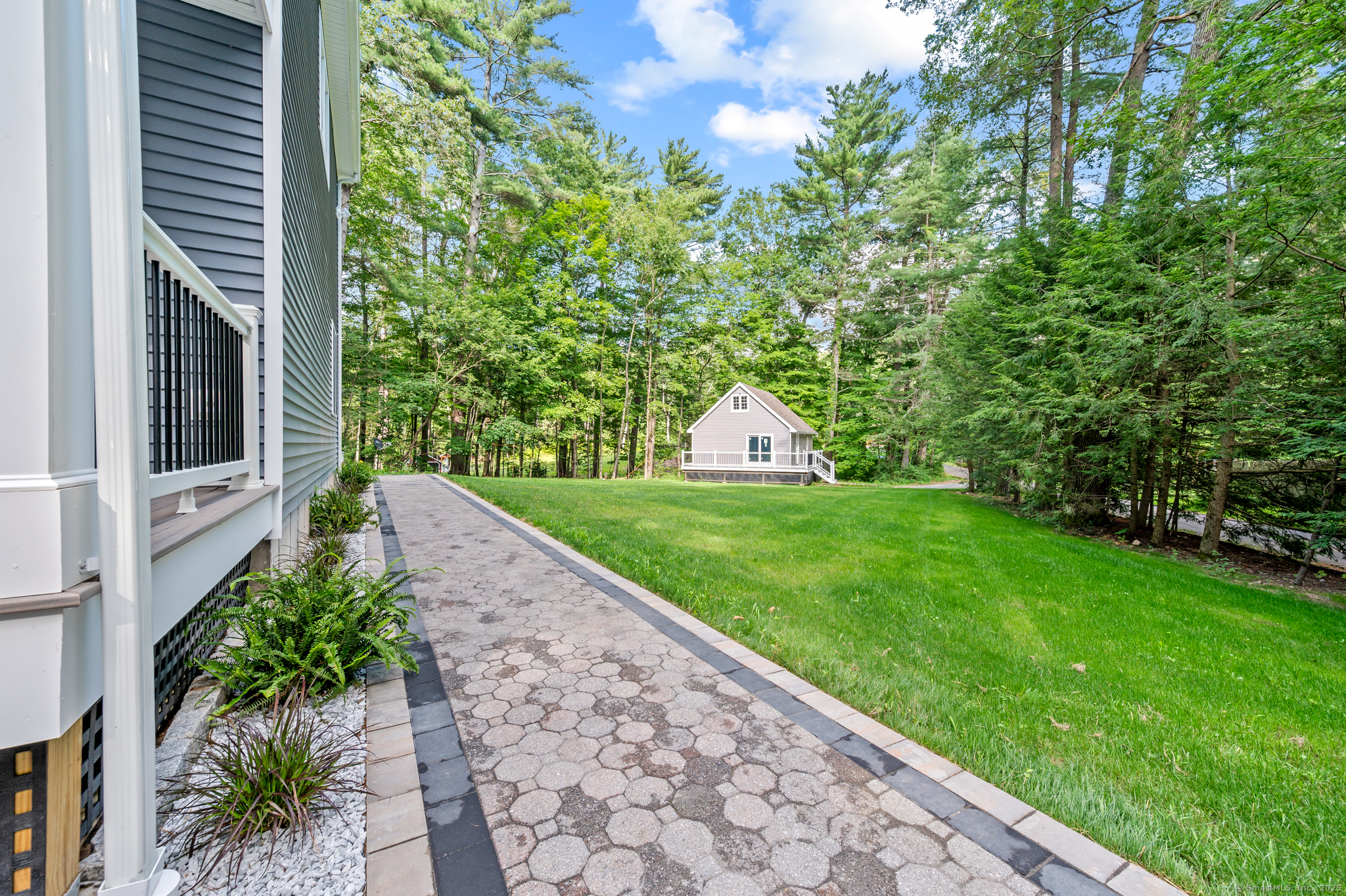 Simsbury, Connecticut, 06092, United States, 4 Bedrooms Bedrooms, ,3 BathroomsBathrooms,Residential,For Sale,1872405