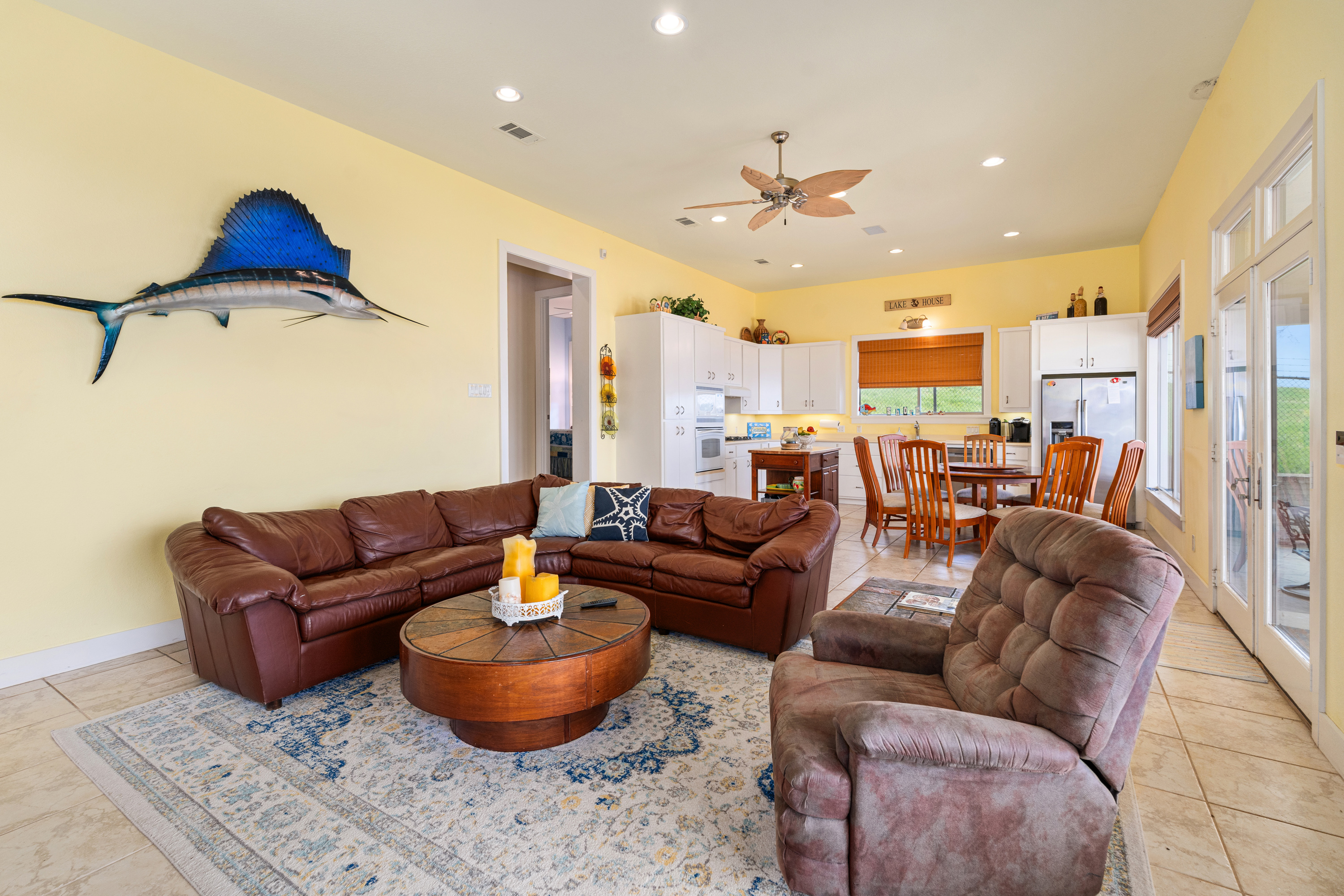  Waterfront Compound on 3.746 Acres at Cedar Creek Lake - 物件實景