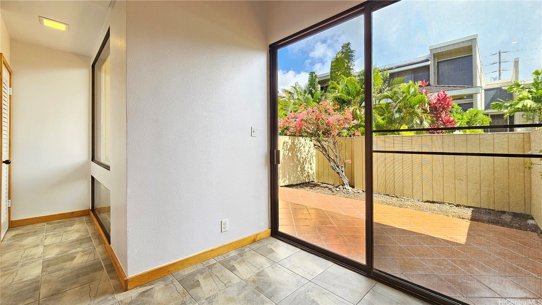 Honolulu, Hawaii, 96821, United States, 2 Bedrooms Bedrooms, ,3 BathroomsBathrooms,Residential,For Sale,1838475
