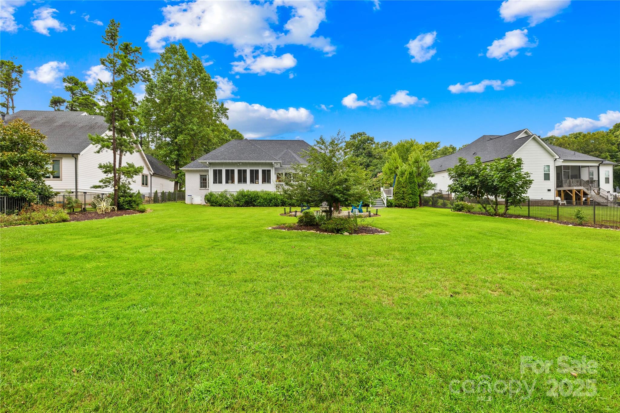 Cornelius, North Carolina, 28031, United States, 3 Bedrooms Bedrooms, ,3 BathroomsBathrooms,Residential,For Sale,1981519
