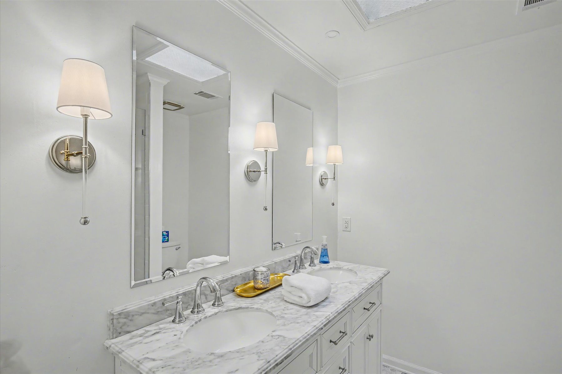  Lovely Updated Cottage in The Landings Gated Community - 物件實景