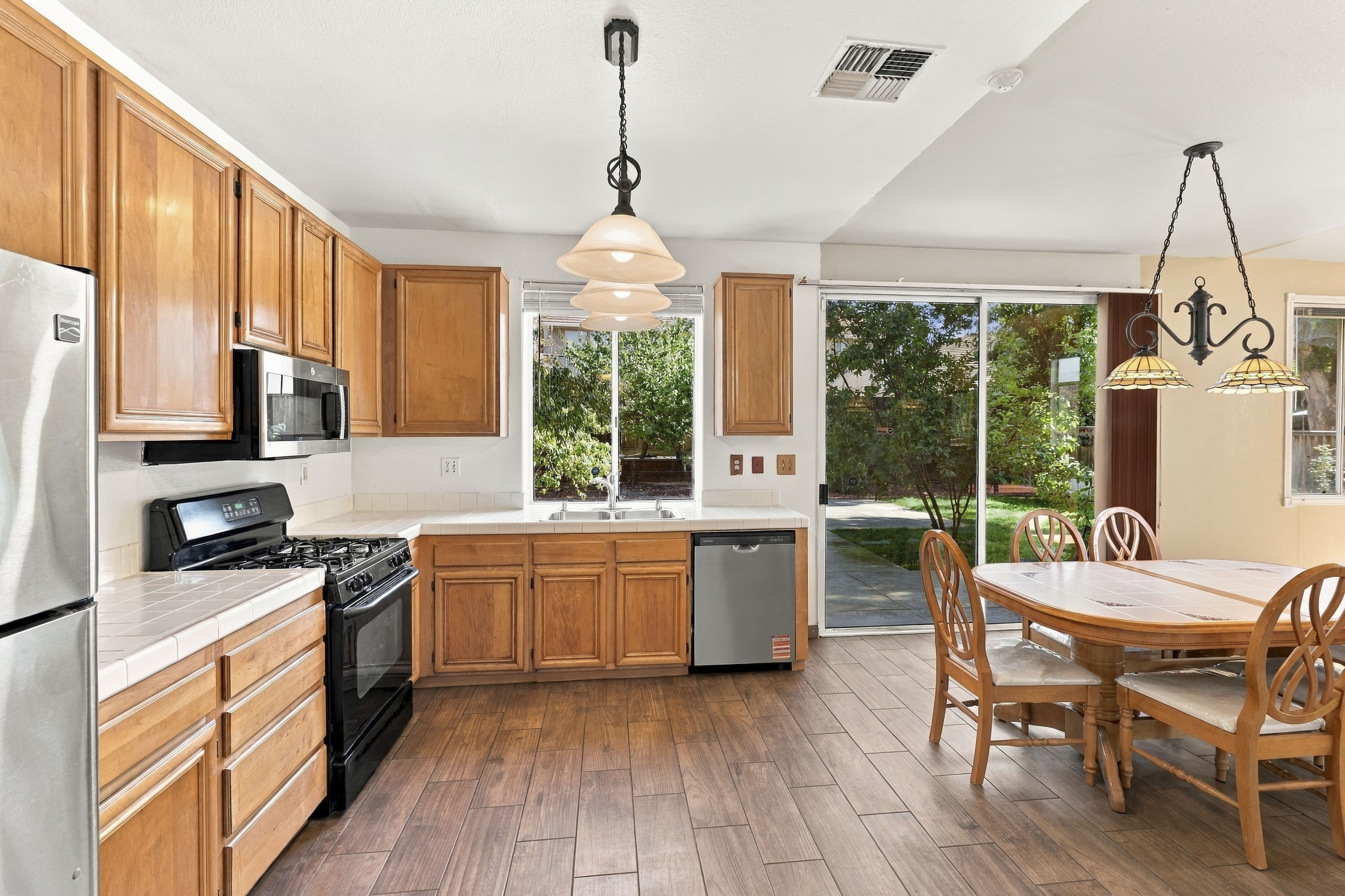  Move-In-Ready Home in Antioch - 物件實景