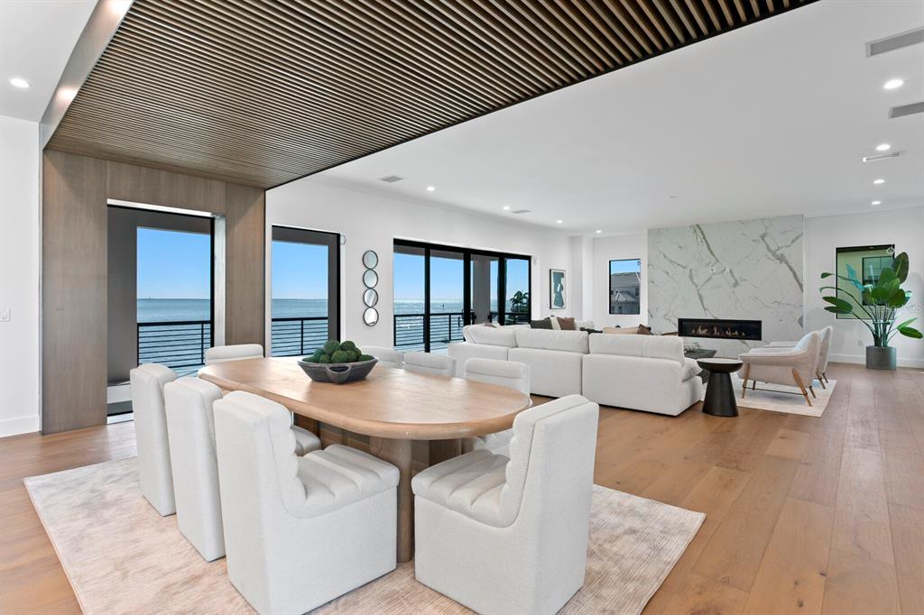 St Petersburg, Florida, 33703, United States, 5 Bedrooms Bedrooms, ,6 BathroomsBathrooms,Residential,For Sale,1856126