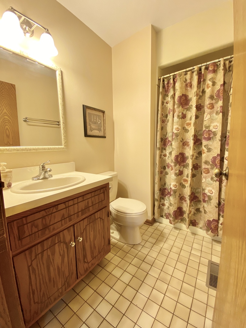 New Lenox, Illinois, 60451, United States, 5 Bedrooms Bedrooms, ,5 BathroomsBathrooms,Residential,For Sale,1920341