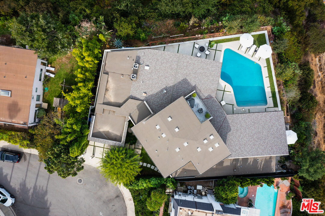 Los Angeles, California, 90046, United States, 5 Bedrooms Bedrooms, ,6 BathroomsBathrooms,Residential,For Sale,1897072
