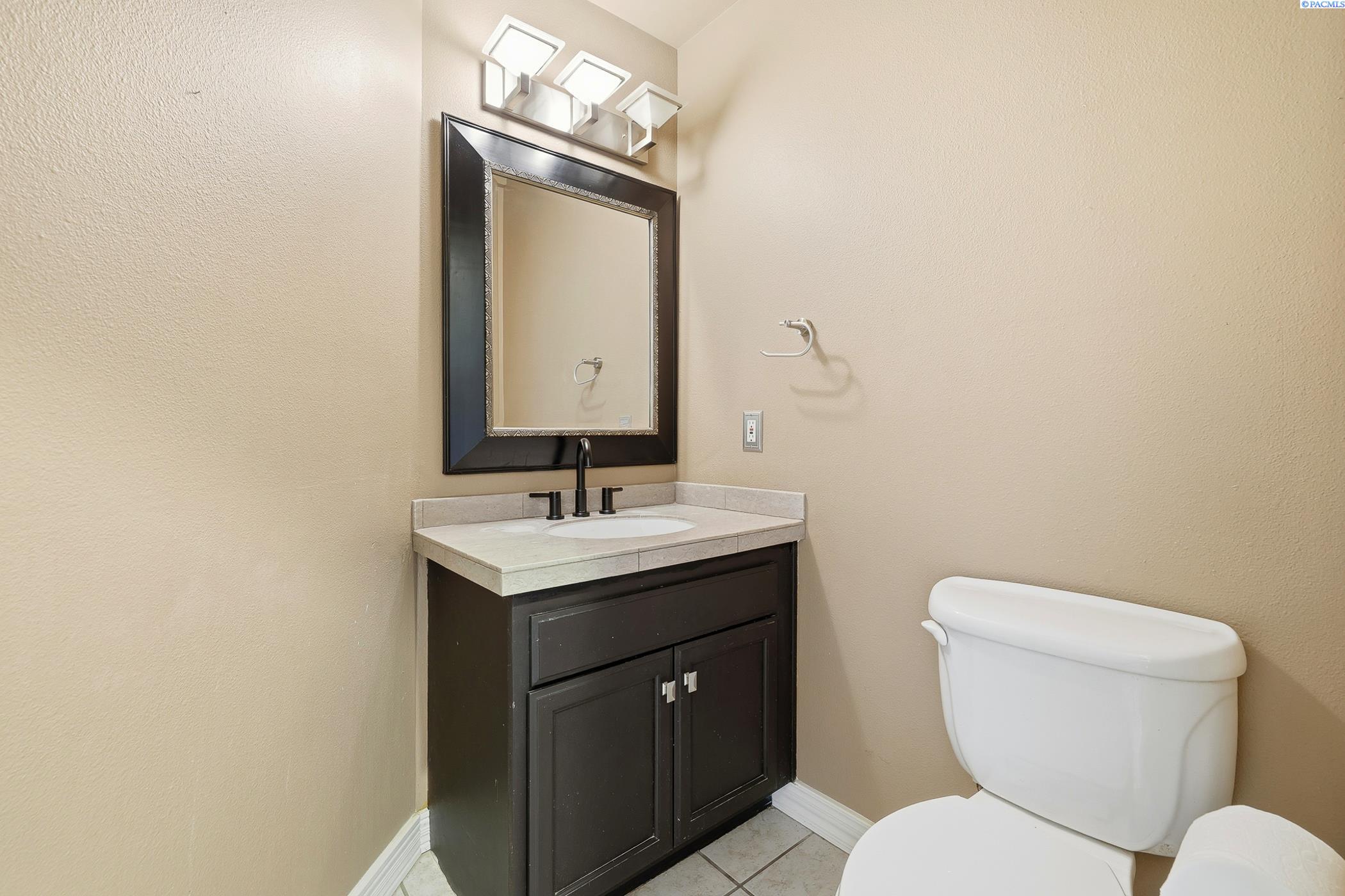 Pasco, Washington, 99301, United States, 3 Bedrooms Bedrooms, ,3 BathroomsBathrooms,Residential,For Sale,1998490