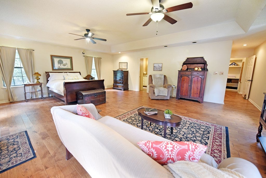 Ellijay, Georgia, 30536, United States, 4 Bedrooms Bedrooms, ,3 BathroomsBathrooms,Residential,For Sale,1940340