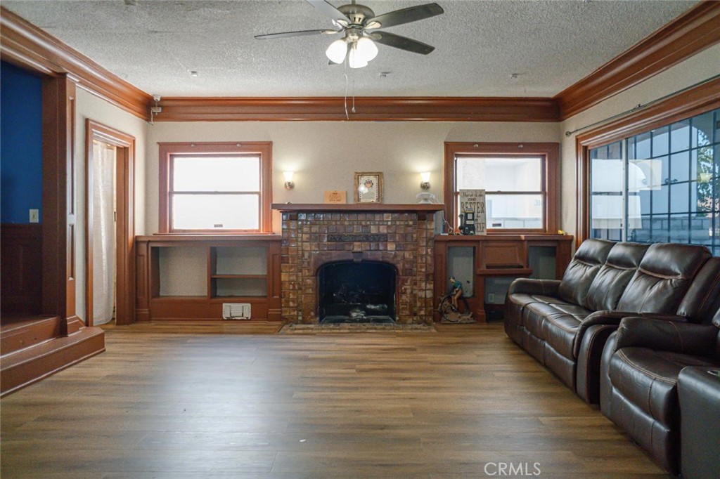 Los Angeles, California, 90061, United States, ,Residential,For Sale,1855356