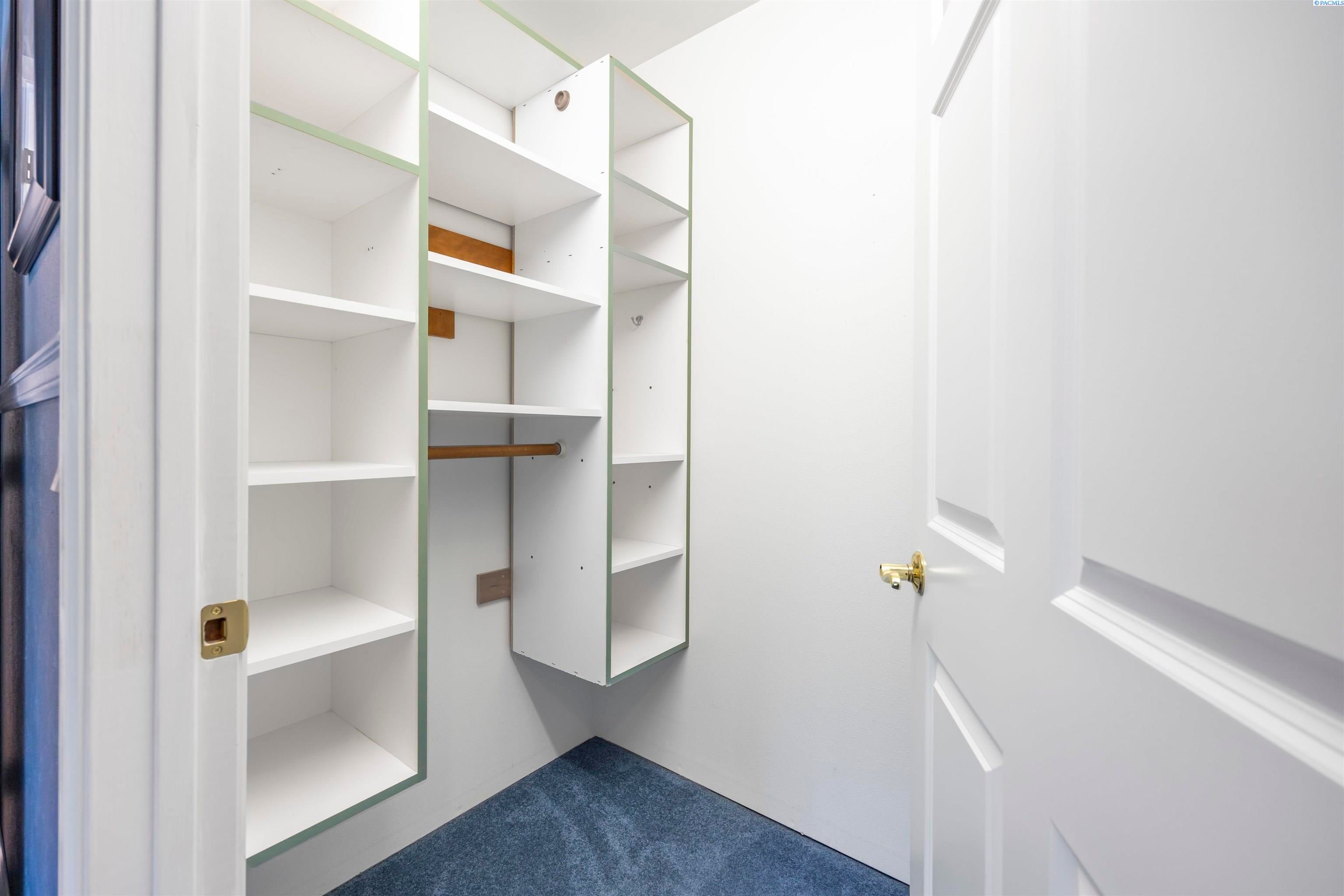 Pasco, Washington, 99301, United States, 3 Bedrooms Bedrooms, ,3 BathroomsBathrooms,Residential,For Sale,1979985