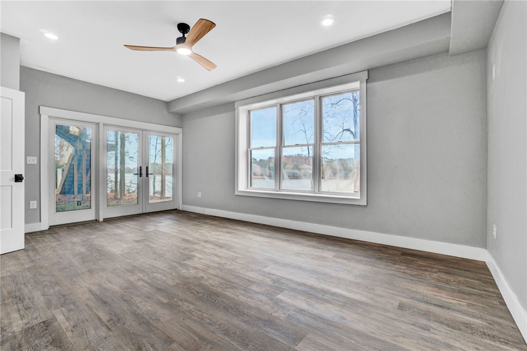 Seneca, South Carolina, 29672, United States, 6 Bedrooms Bedrooms, ,5 BathroomsBathrooms,Residential,For Sale,2002208