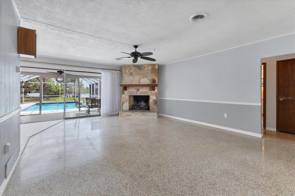 Bradenton, Florida, 34208, United States, 3 Bedrooms Bedrooms, ,2 BathroomsBathrooms,Residential,For Sale,1960554