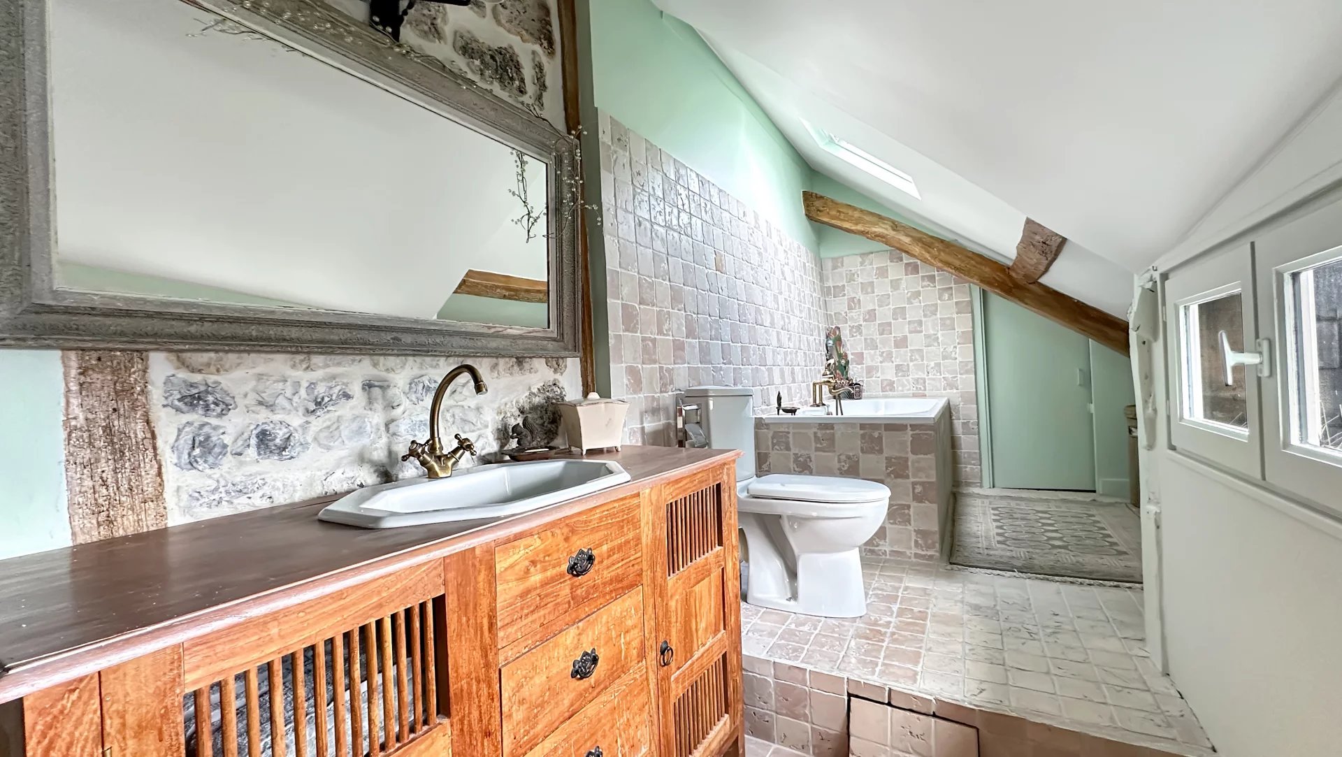 Honfleur, Normandy, 14600, FR, 3 Bedrooms Bedrooms, ,2 BathroomsBathrooms,Residential,For Sale,1805763