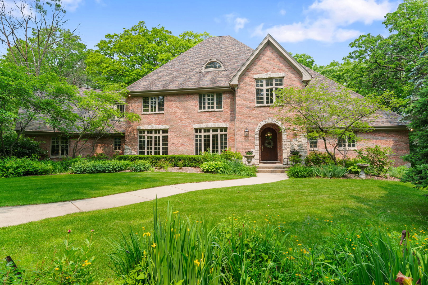 St. Charles, Illinois, 60175, United States, 4 Bedrooms Bedrooms, ,5 BathroomsBathrooms,Residential,For Sale,1848567
