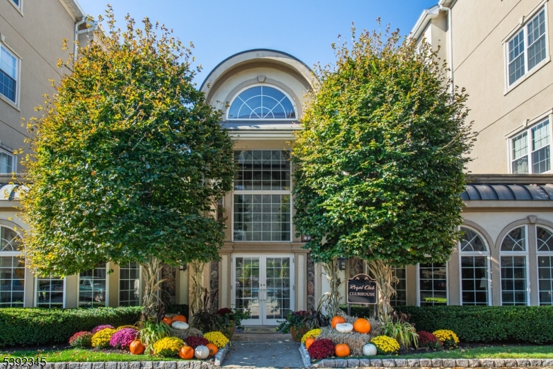 Clifton City, New Jersey, 07013, United States, 2 Bedrooms Bedrooms, ,2 BathroomsBathrooms,Residential,For Sale,1971502