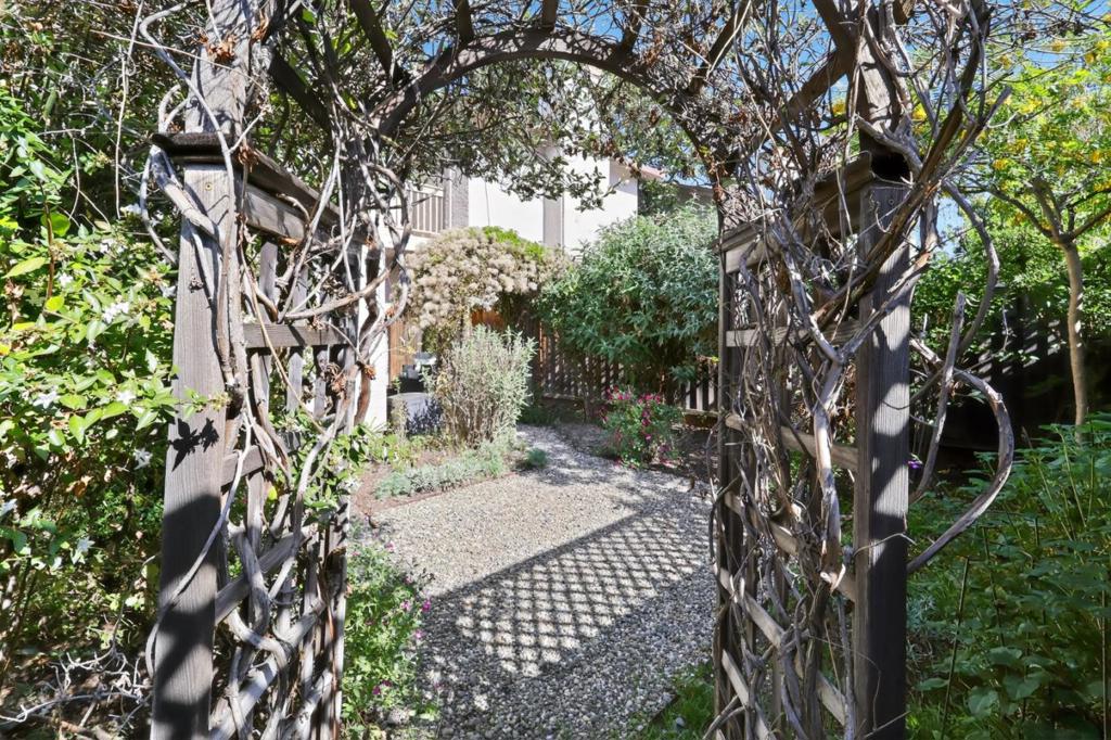 San Jose, California, 95136, United States, 2 Bedrooms Bedrooms, ,3 BathroomsBathrooms,Residential,For Sale,1985646