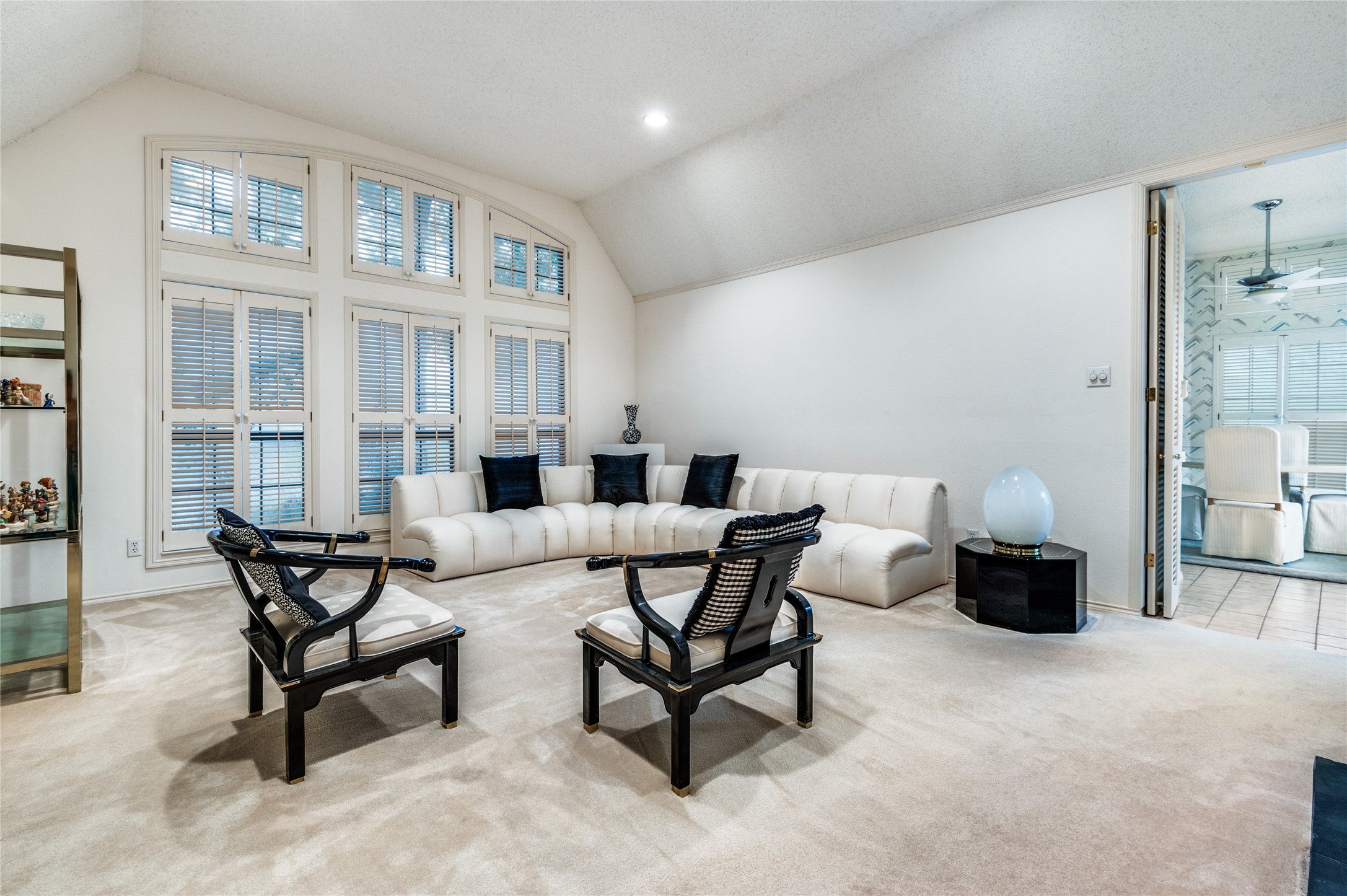 Bedford, Texas, 76021, United States, 5 Bedrooms Bedrooms, ,4 BathroomsBathrooms,Residential,For Sale,1976137