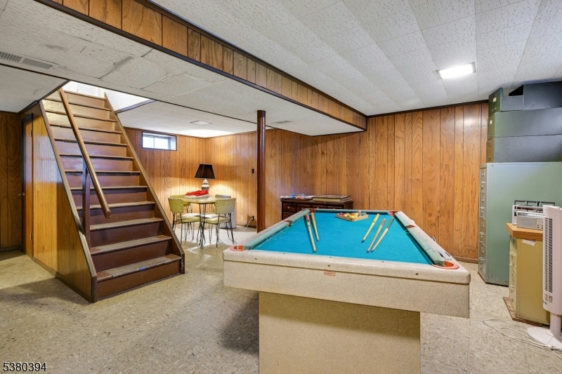 Springfield Twp., New Jersey, 07081, United States, 3 Bedrooms Bedrooms, ,3 BathroomsBathrooms,Residential,For Sale,1924750