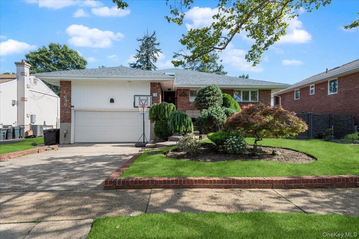 Diane Pl, Valley Stream, NY 11581