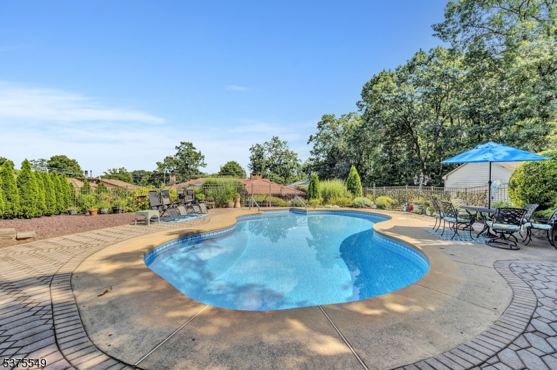 Nutley Twp., New Jersey, 07110, United States, 5 Bedrooms Bedrooms, ,4 BathroomsBathrooms,Residential,For Sale,1906796