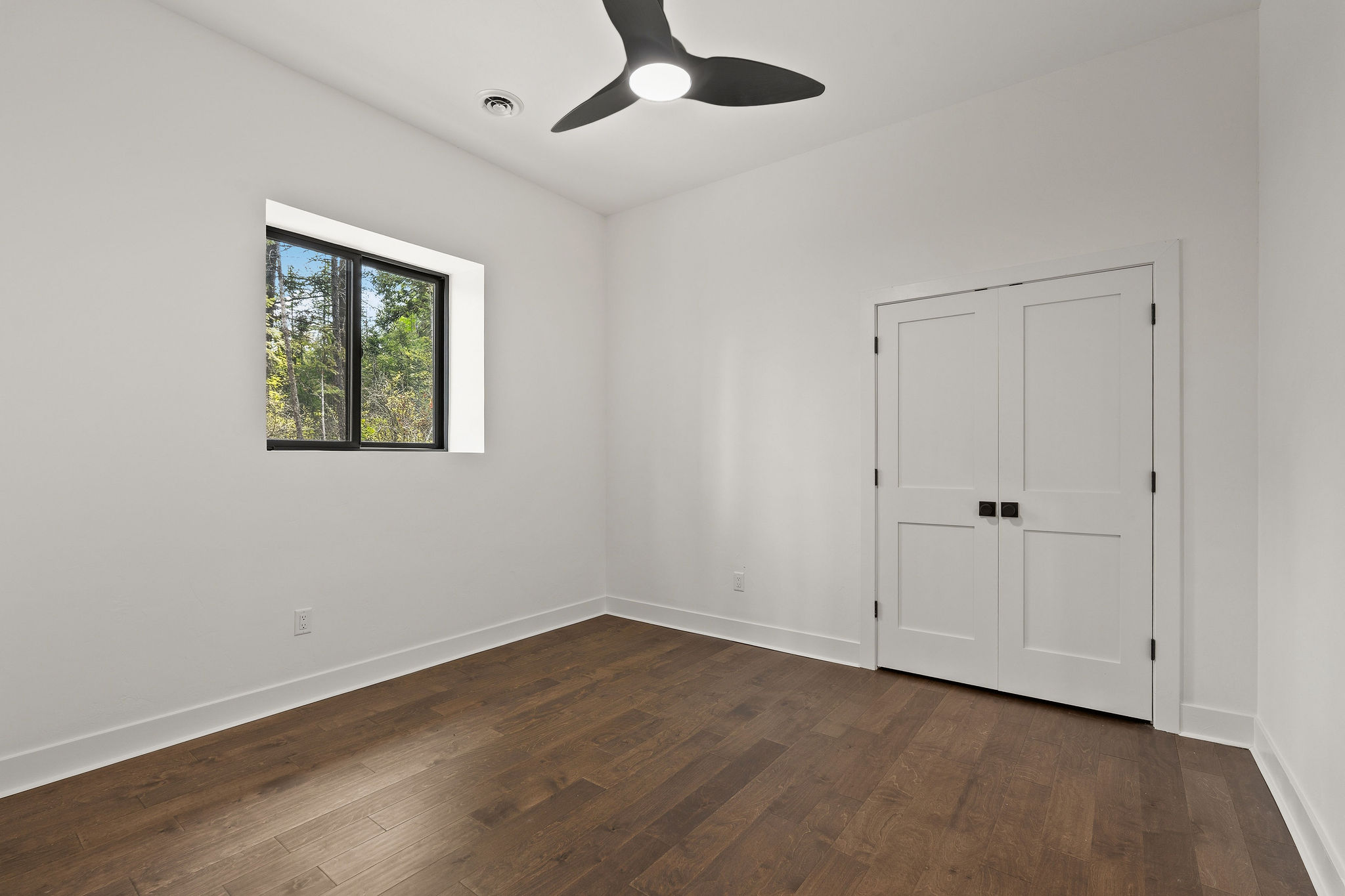  215 Whisper Ridge Drive - 物件實景